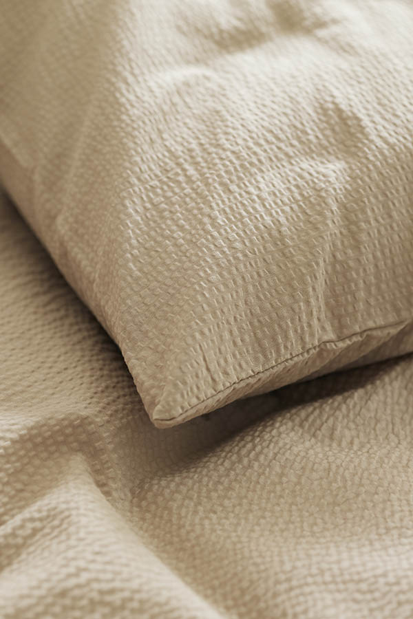 Nikki kreppsengesett 140x200 beige