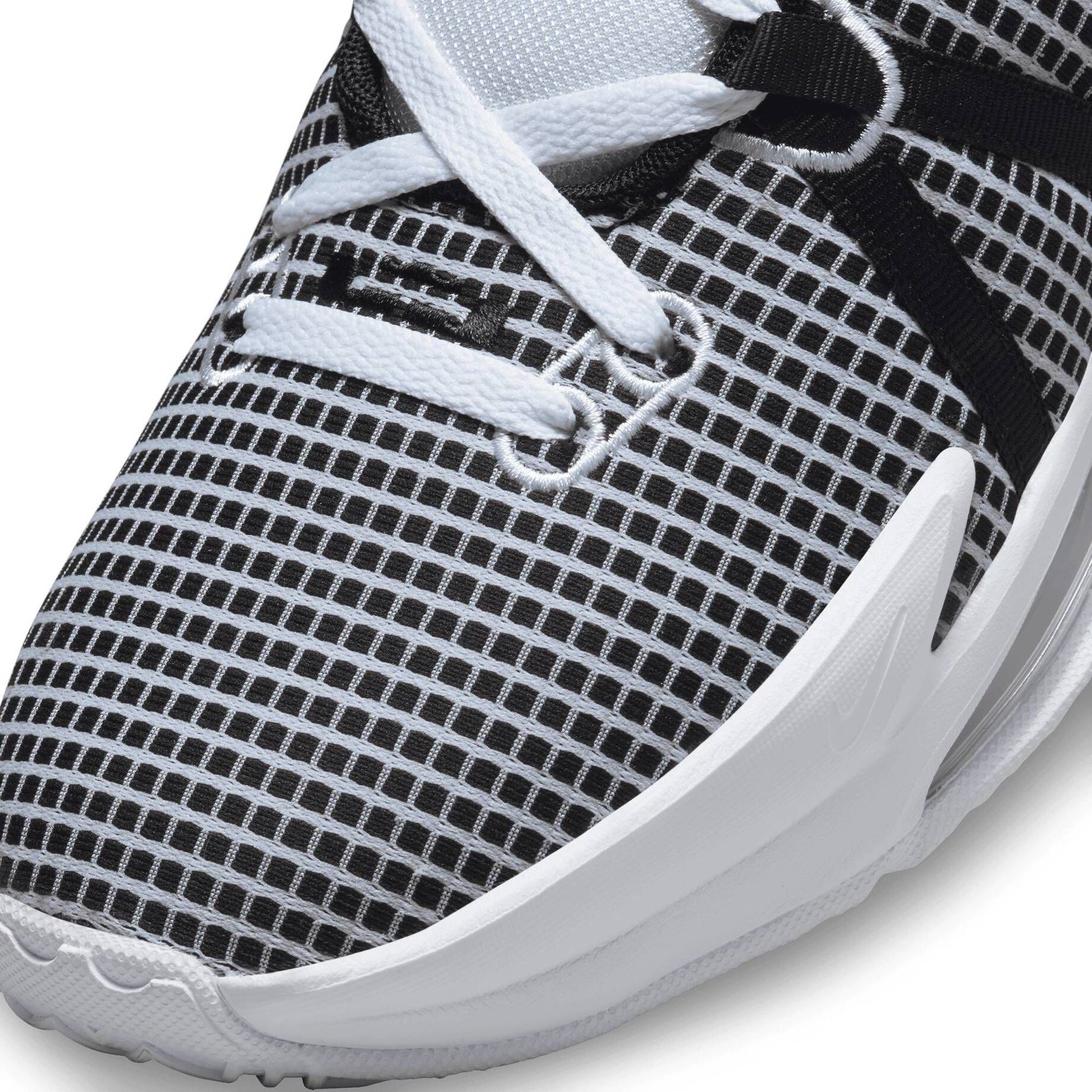 Nike| Herren Basketballschuhe LEBRON WITNESS 7