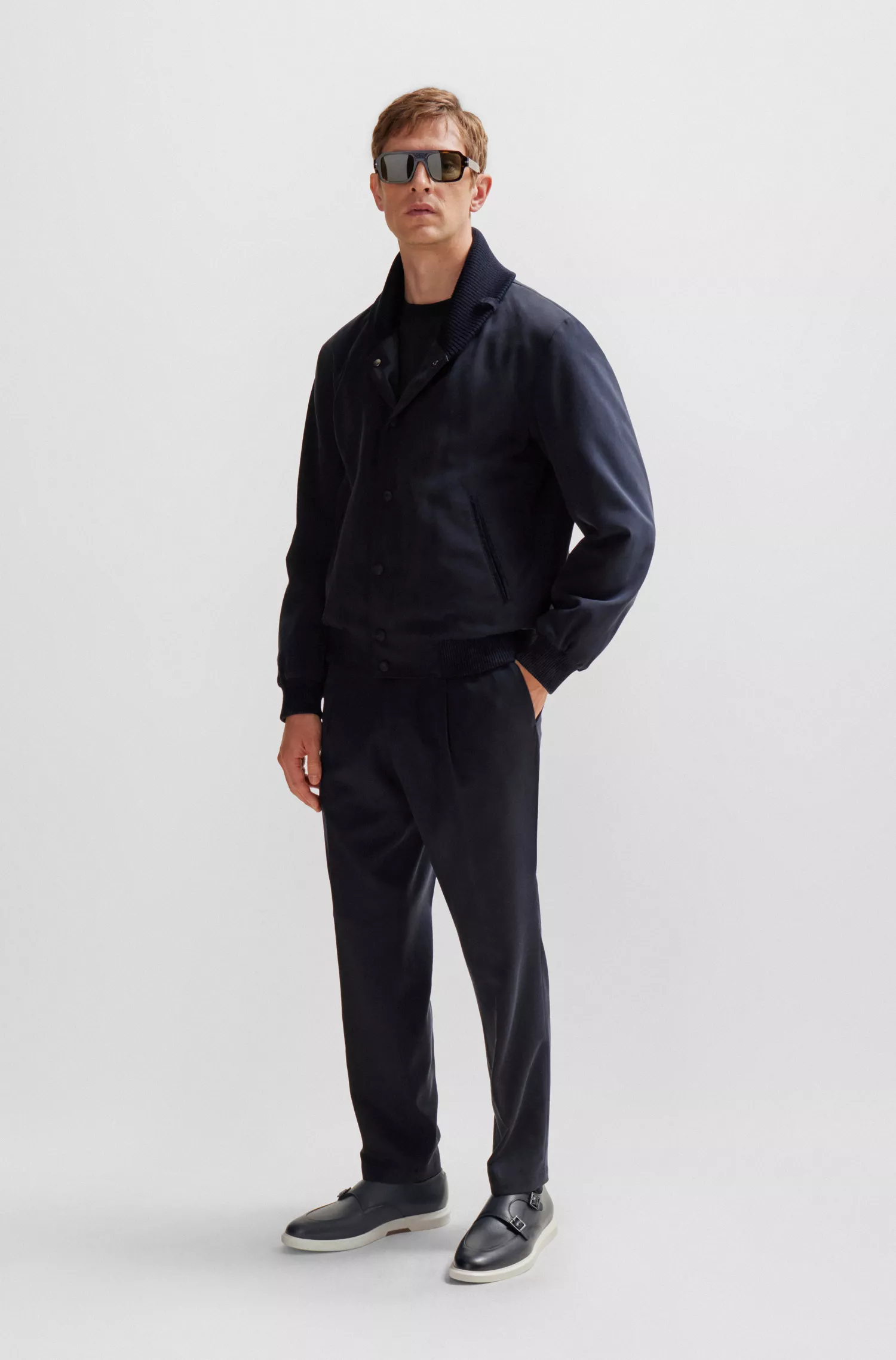 Sapatos BOSS estilo monk em couro preto com sola contrastante e tira dupla.