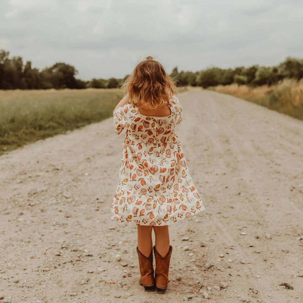 Your Wishes jurk Paulien met all over print en ruches roze