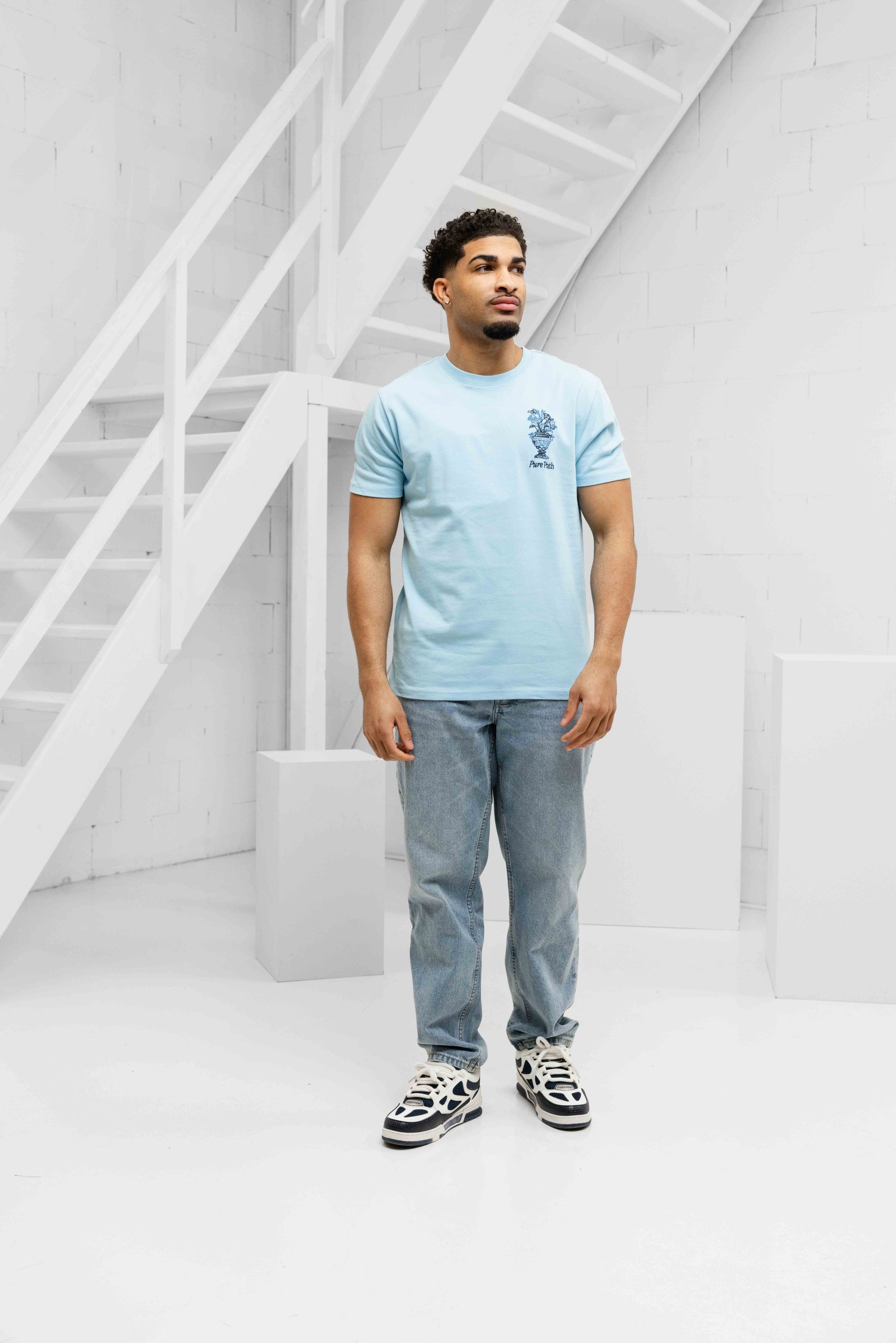 Pure Path Embroidered Vase T-Shirt Heren Lichtblauw
