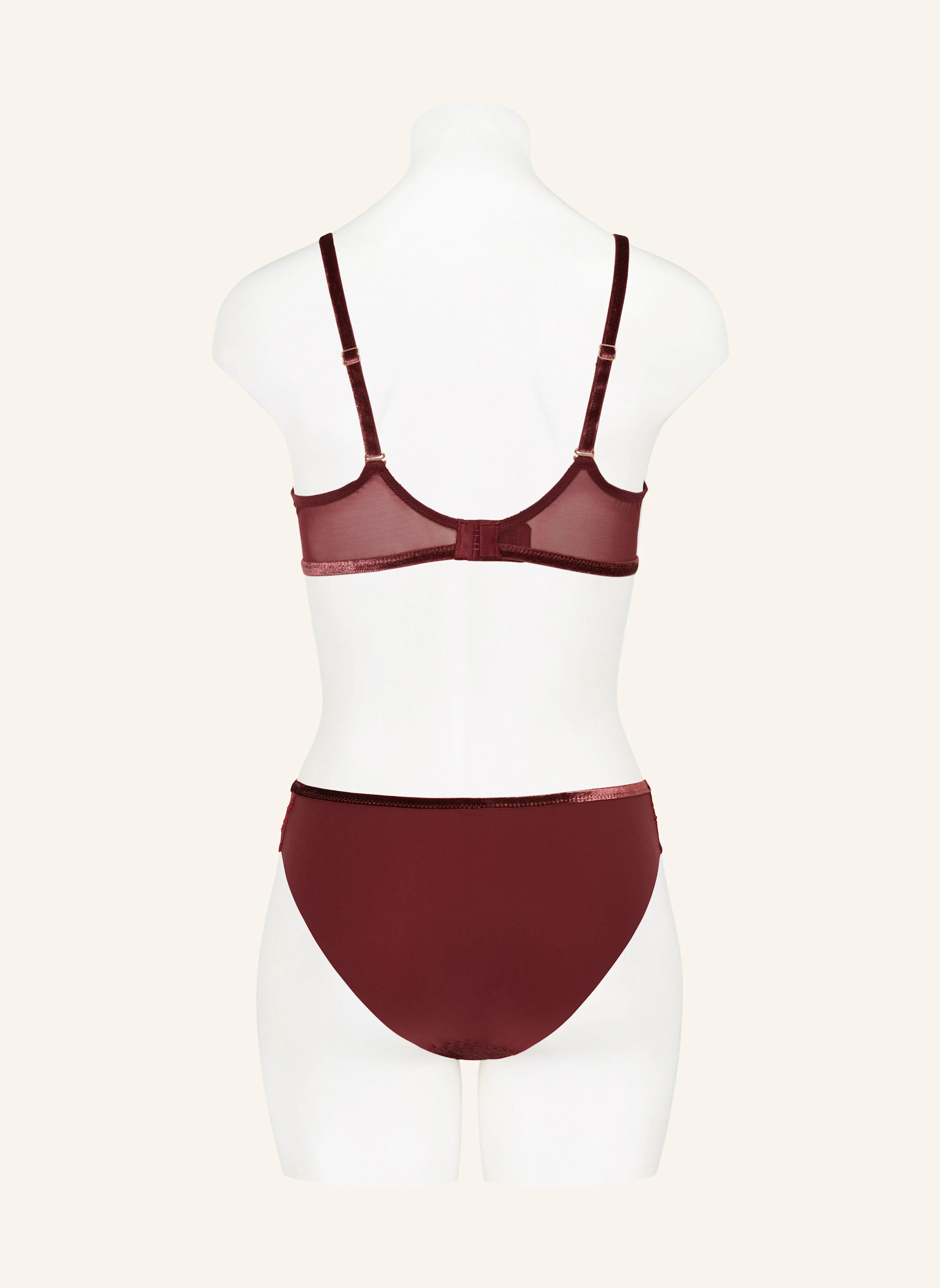 SIMONE PÉRÈLE Slip SCÉNARIO