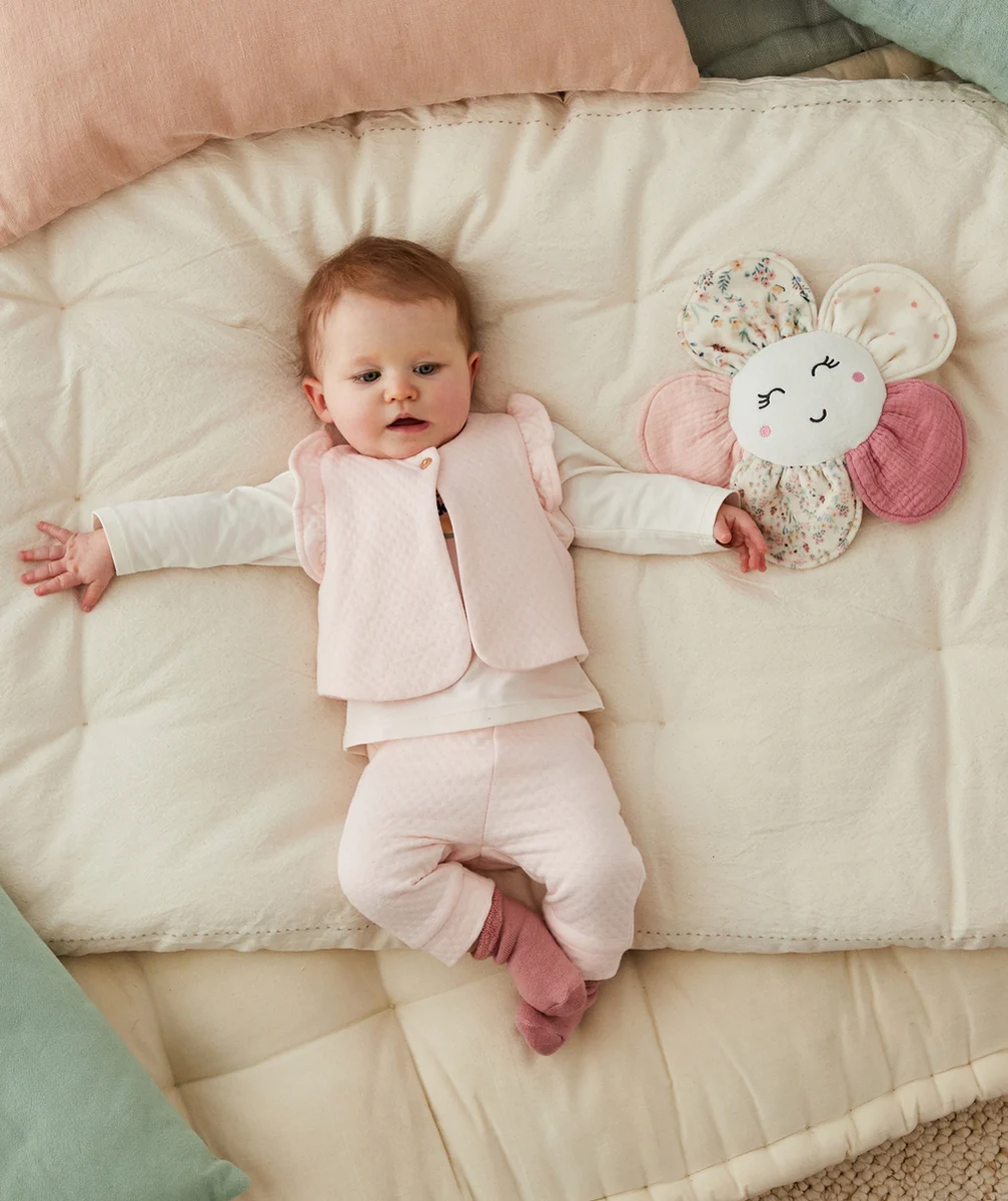 GILET SANS MANCHES BÉBÉ ROSE EN REMBOURRAGE RECYCLÉ