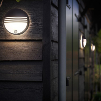 Philips wandlamp Yarrow met bewegingssensor