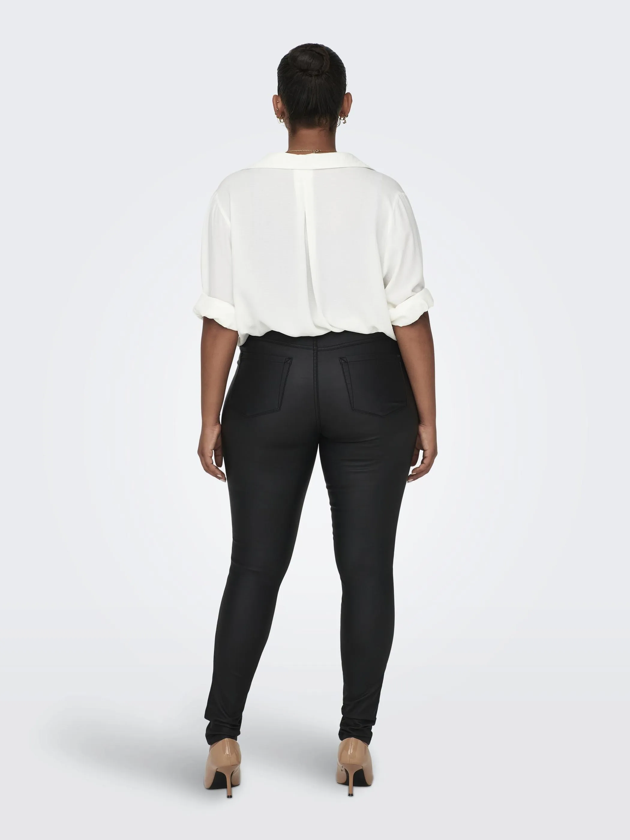 Only Carmakoma CARPUNK REG SK COATED Jeans