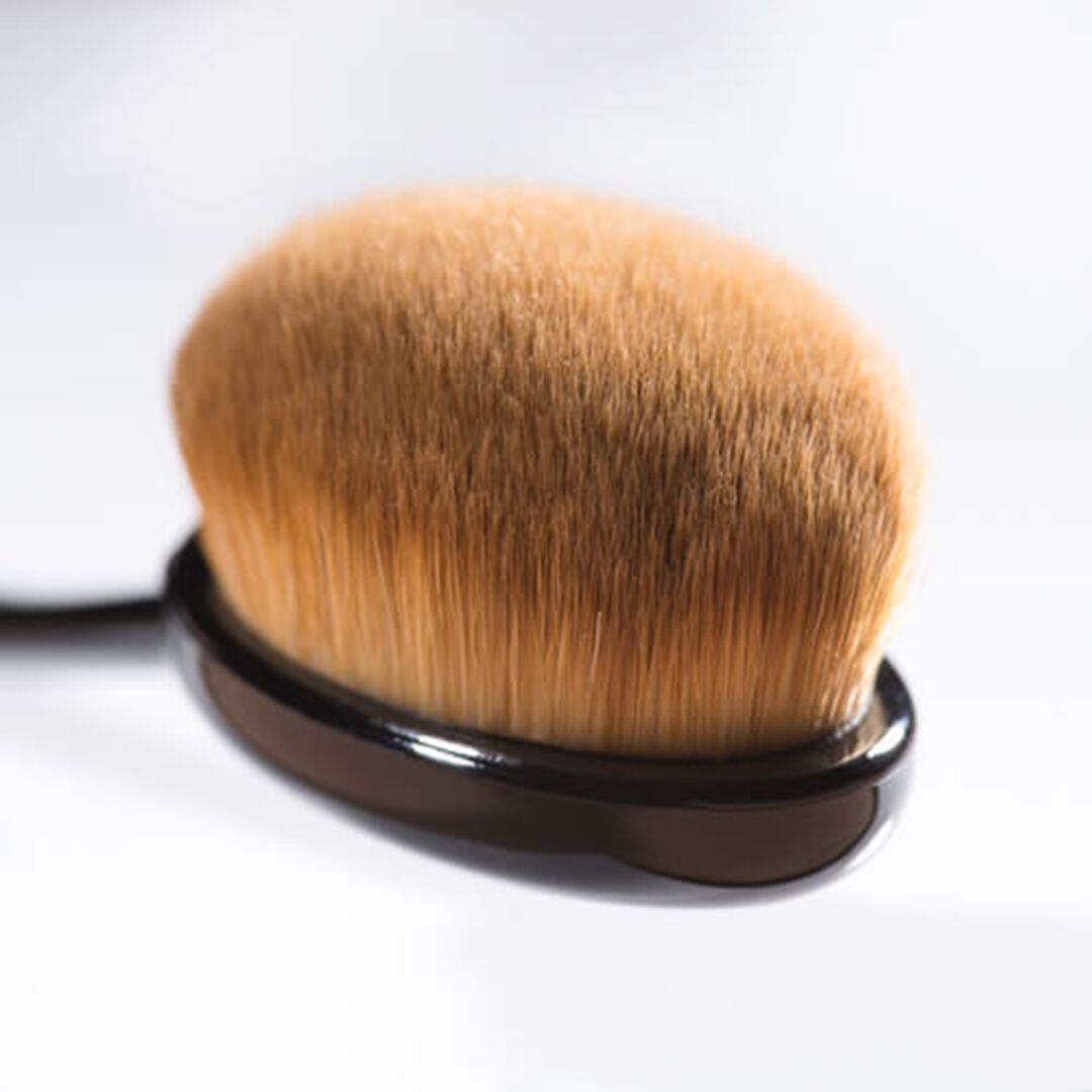 Medium Oval Brush Premium Quality - 1un