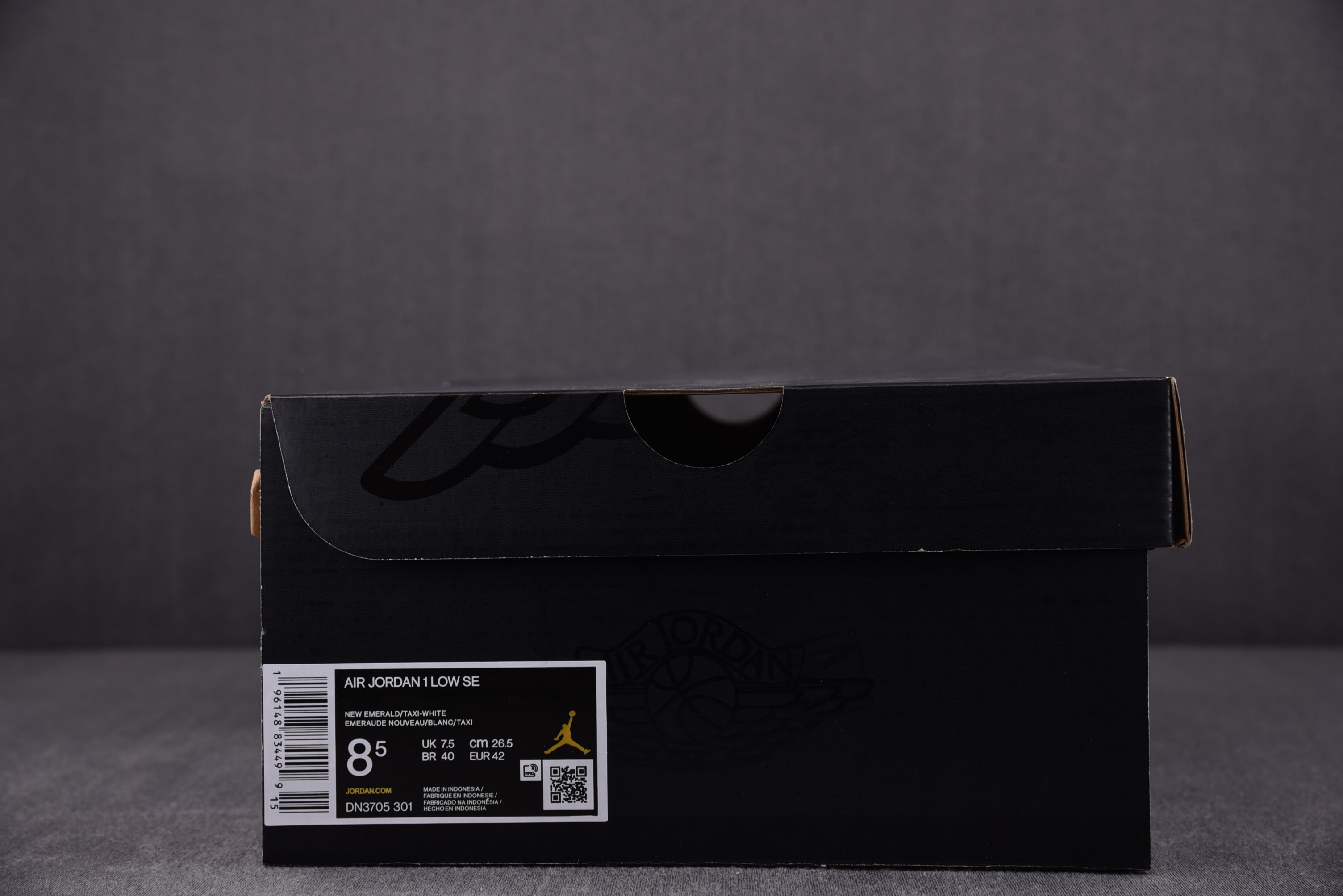 Jordan 1 Low New Emerald (Women Size!!)