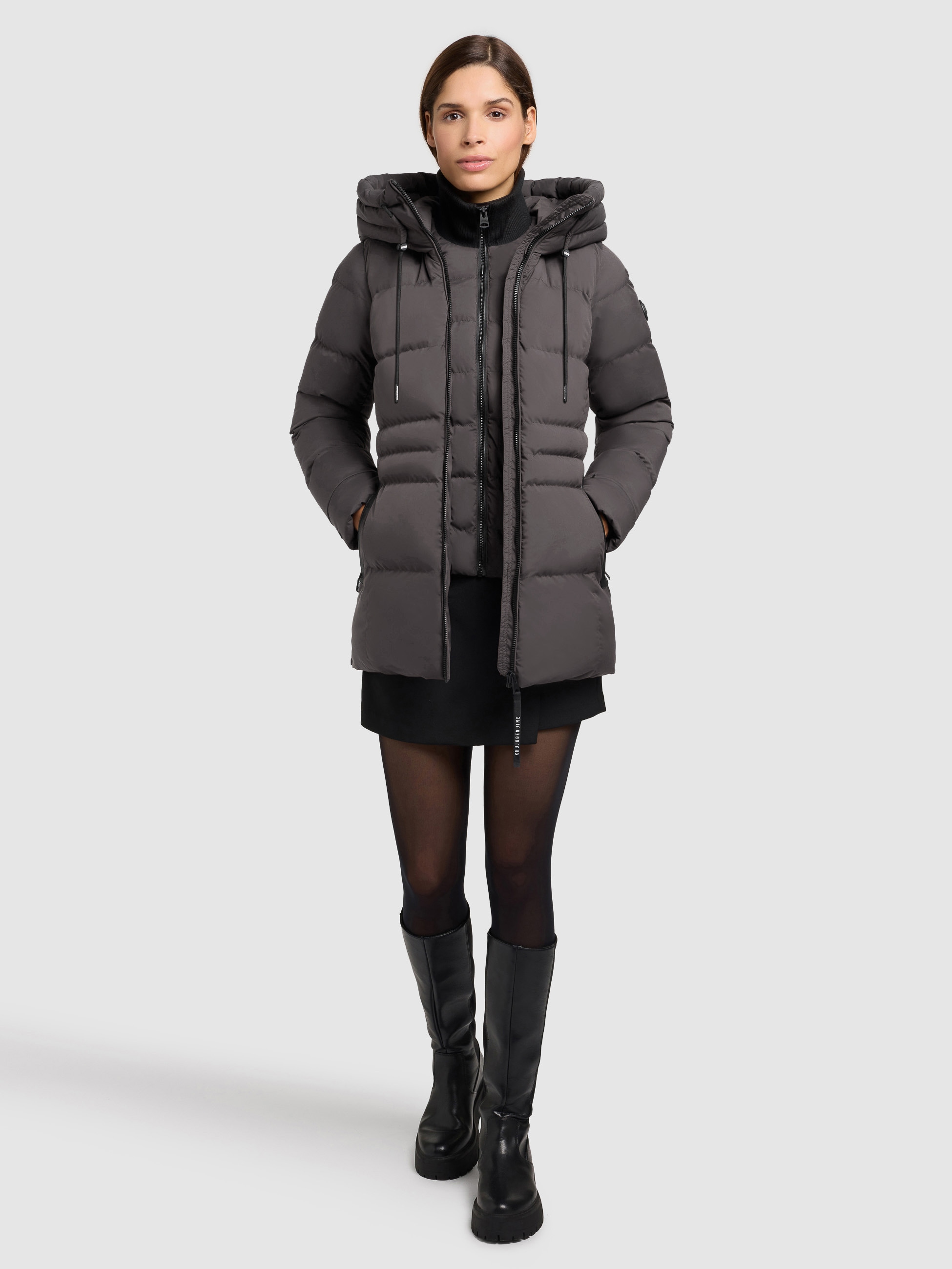 khujo Steppjacke »MATLA« mit Kapuze Reissverschlusstaschen mit Fleecefutter, eine Ärmeltasche