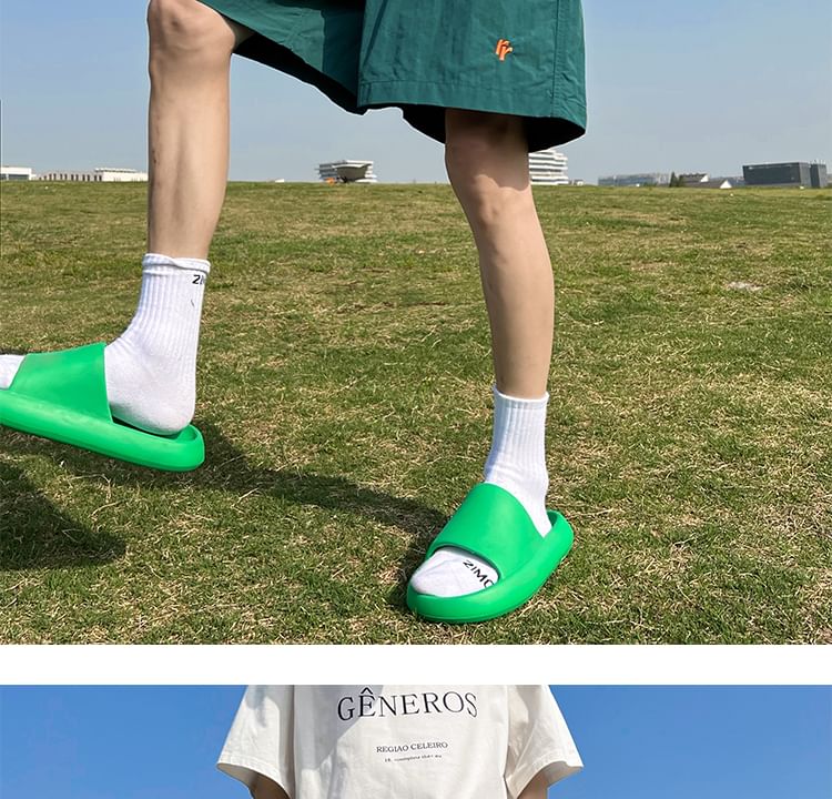 AXEN - Wijde shorts met geborduurde letters en middelhoge taille