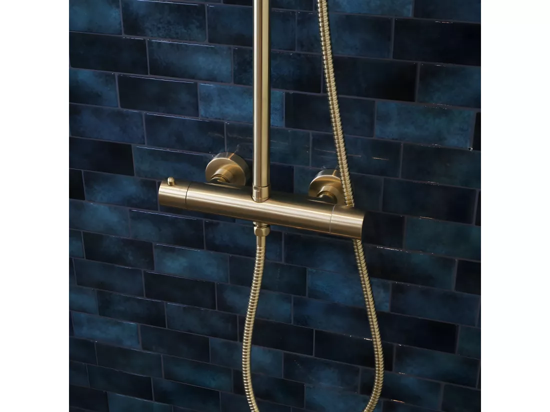 Delice II colonne de douche thermostatique or brossé avec corps froid - Essebagno