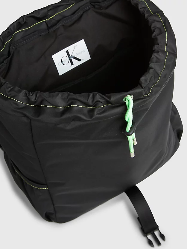 Mochila com aba para crianças