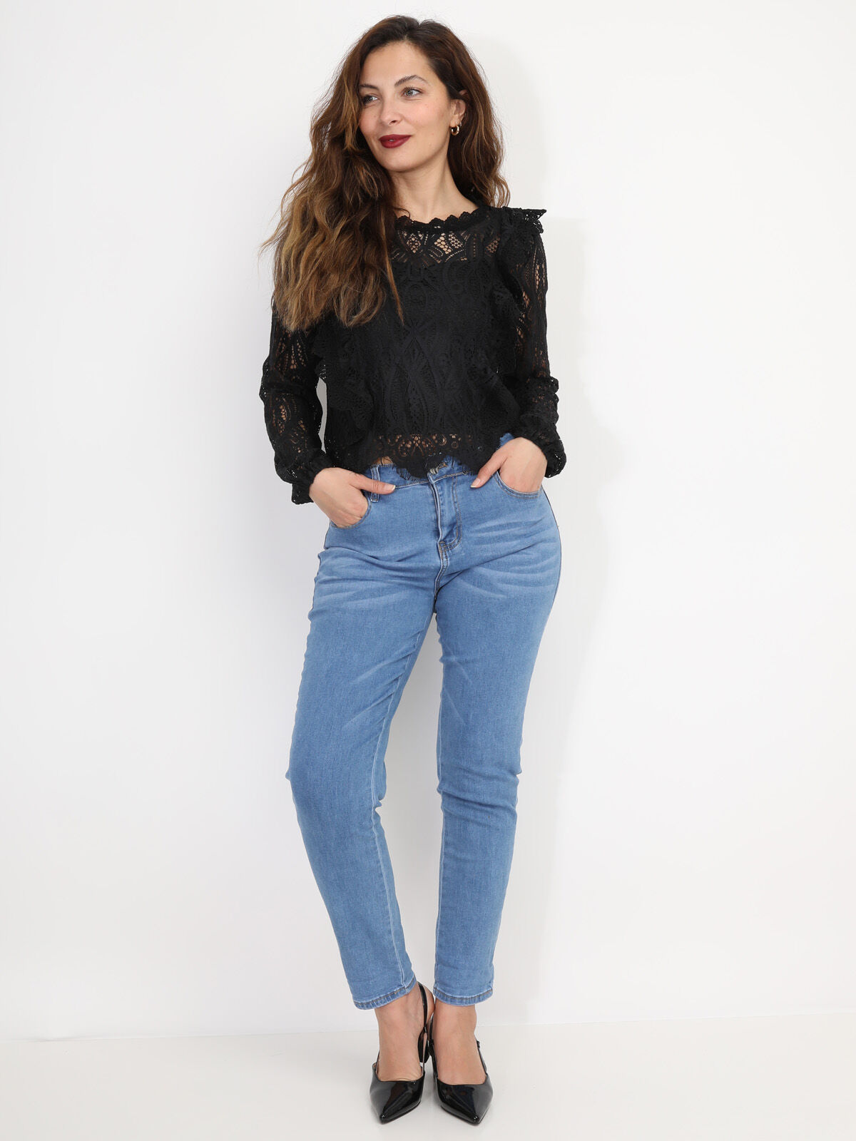 Blouse en dentelle crochet à volants- Noir