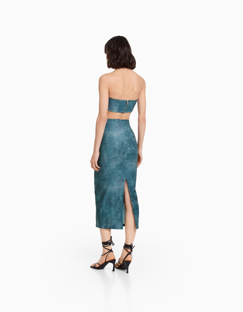 Vestido midi bandeau com recortes