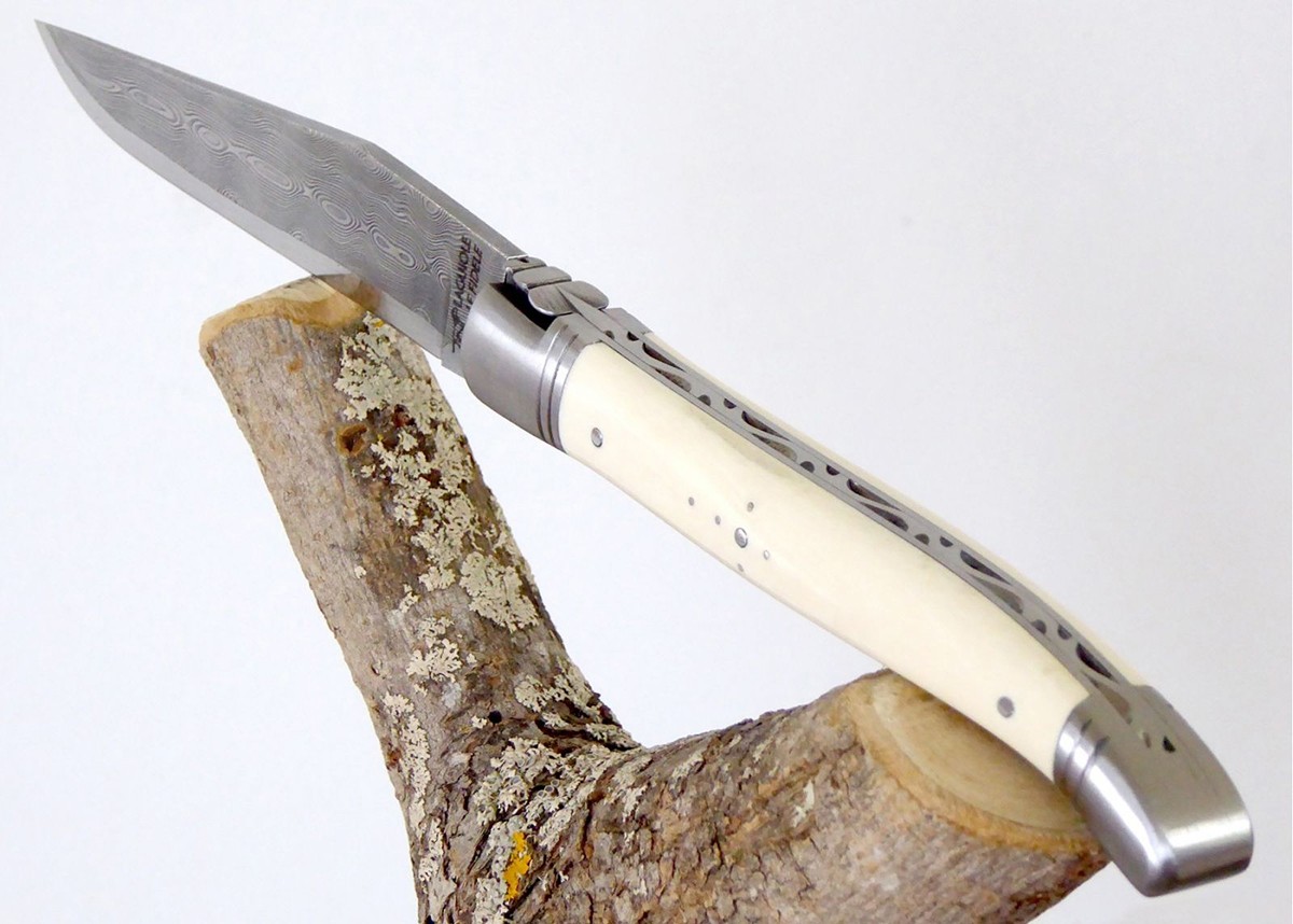 Couteau Laguiole avec un manche en Ivoire de Mammouth
