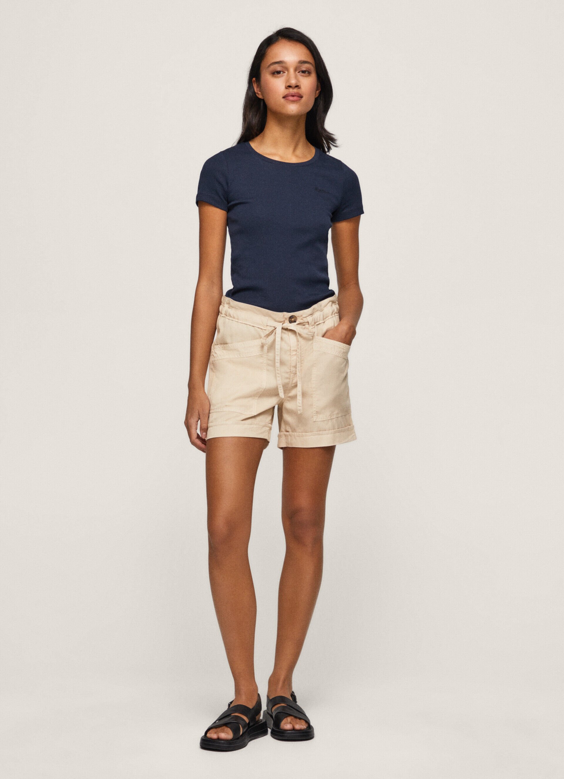 Shorts com cintura ajustável - bege pedra