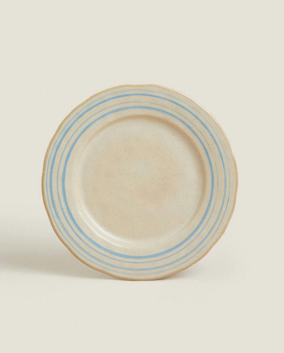 Louça de grés com design linear