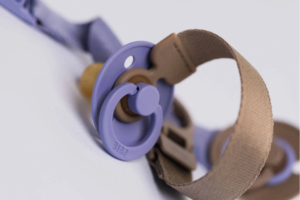BIBS Clip LOOP Dark Oak