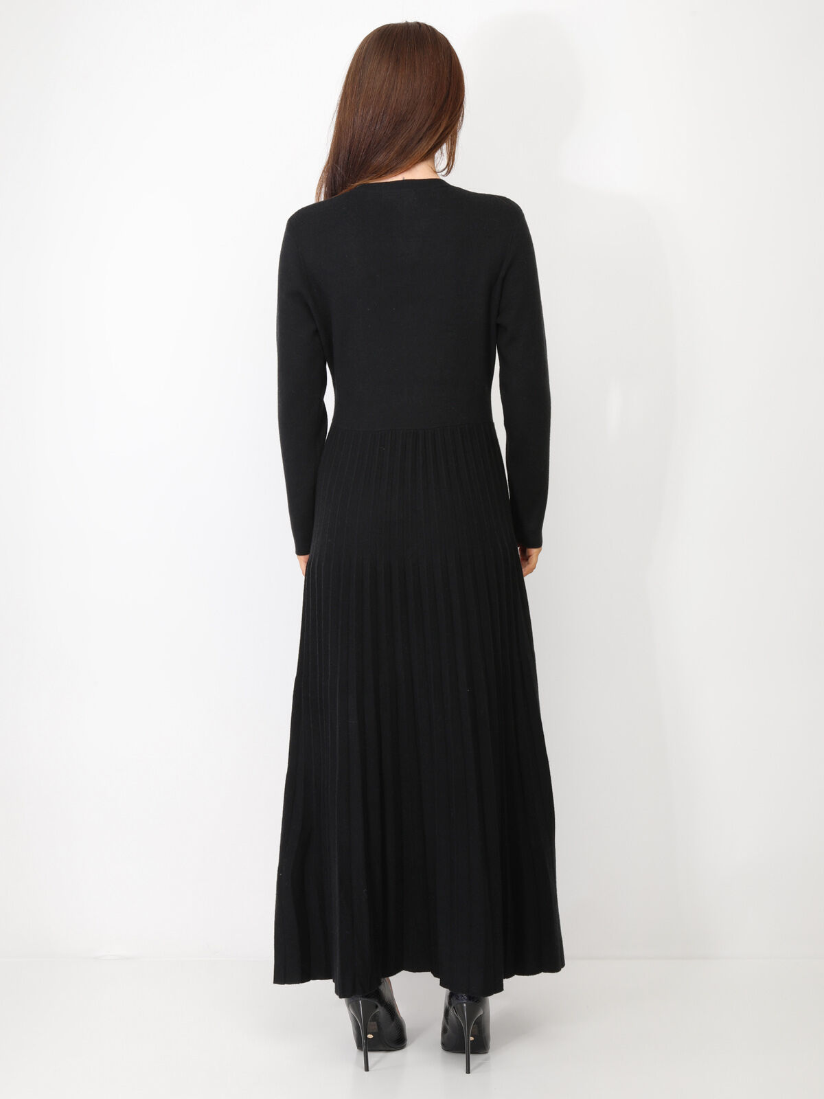 Robe longue plissée à boutons- Noir