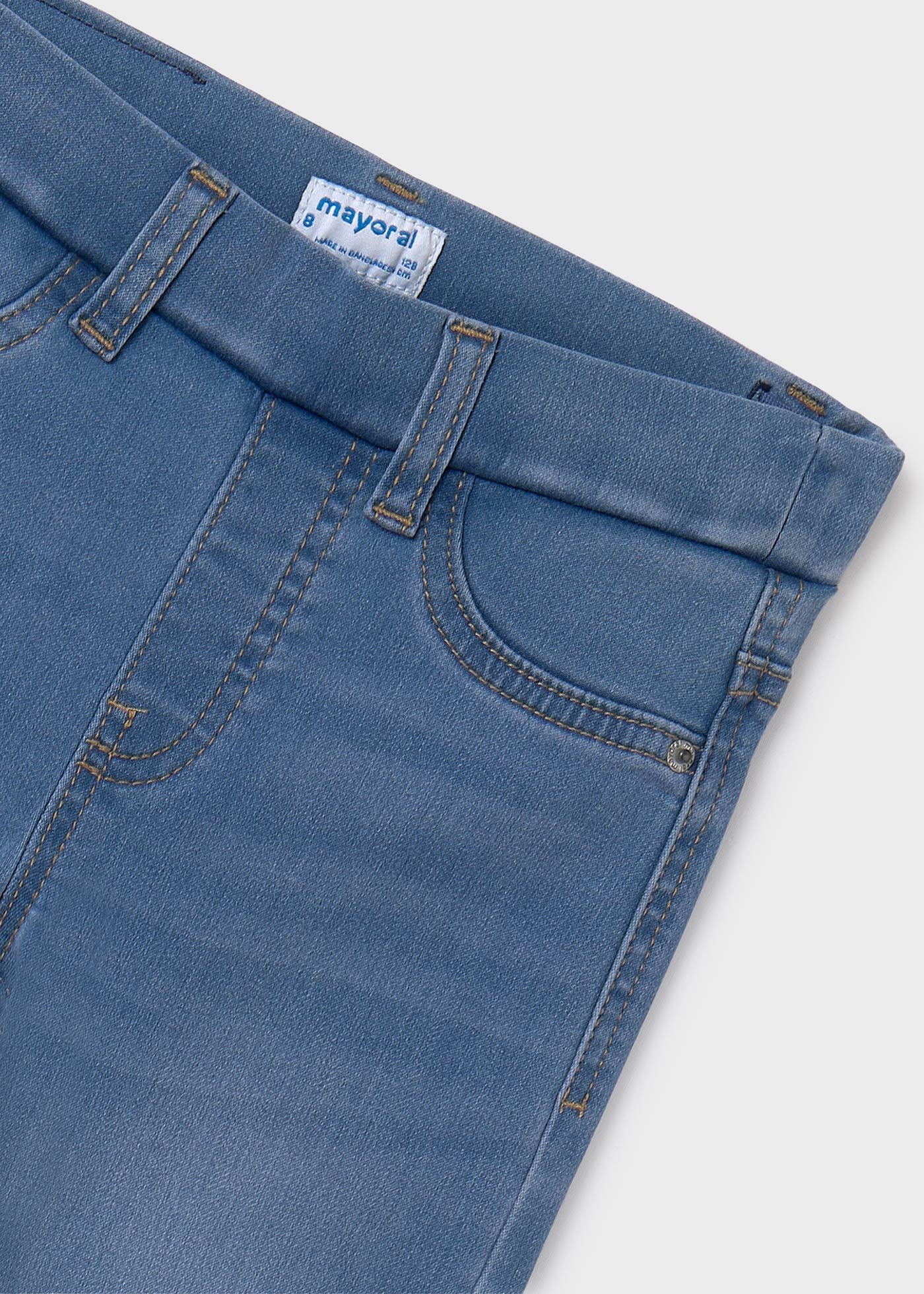 Calça jegging feminina com lavagem ecológica