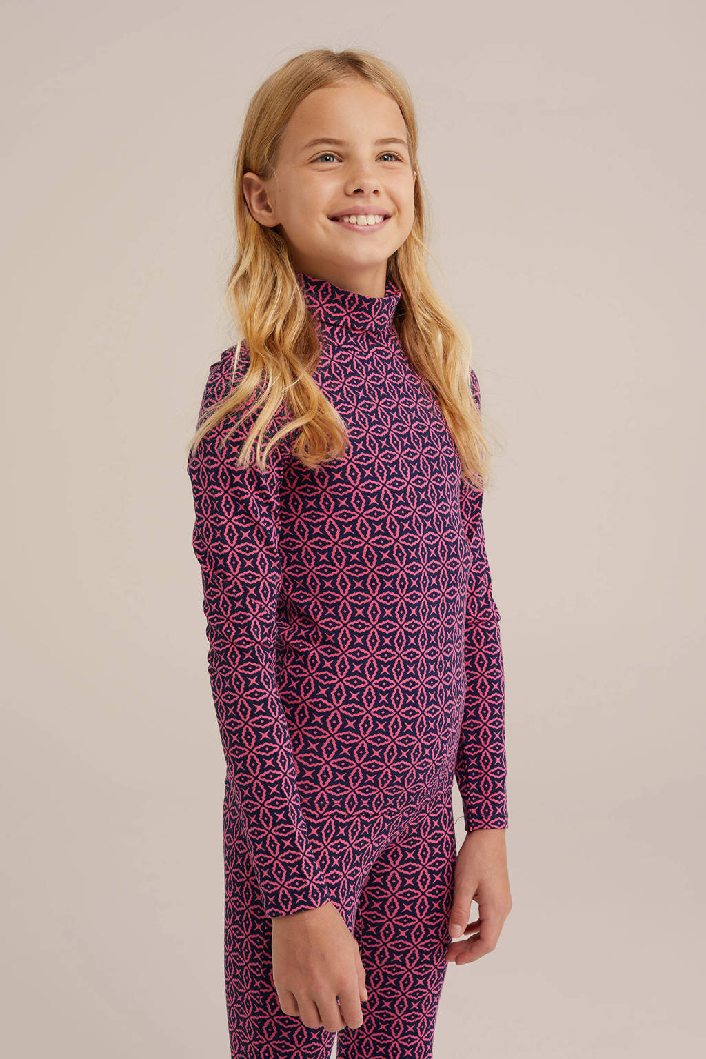 WE Fashion longsleeve met all over print donkerblauw/roze