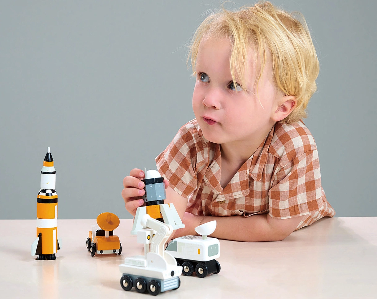 Spielfiguren-Set RAUMFAHRZEUGE aus Holz