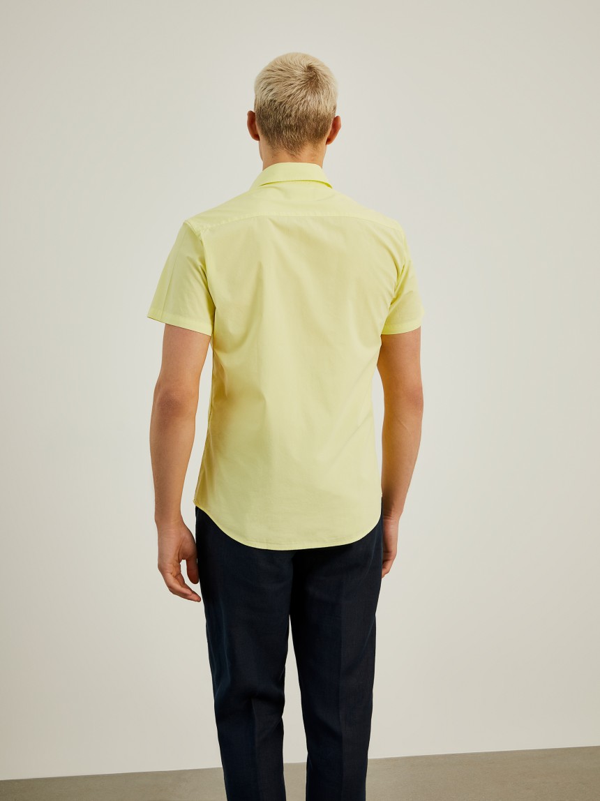 Camisa slim fit de manga curta