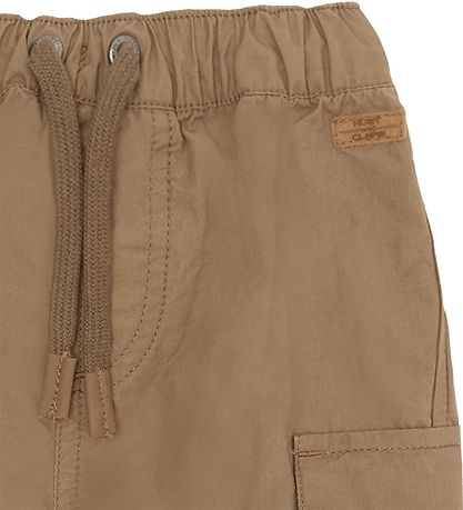 Hust and Claire Hosen - Tue - Koka Mocha