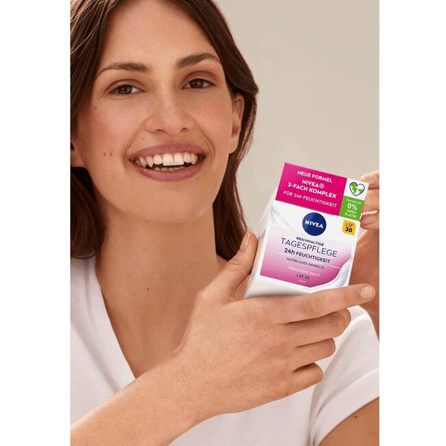 NIVEA Essentials +24h Voedende Dagcrème SPF30 50 ML