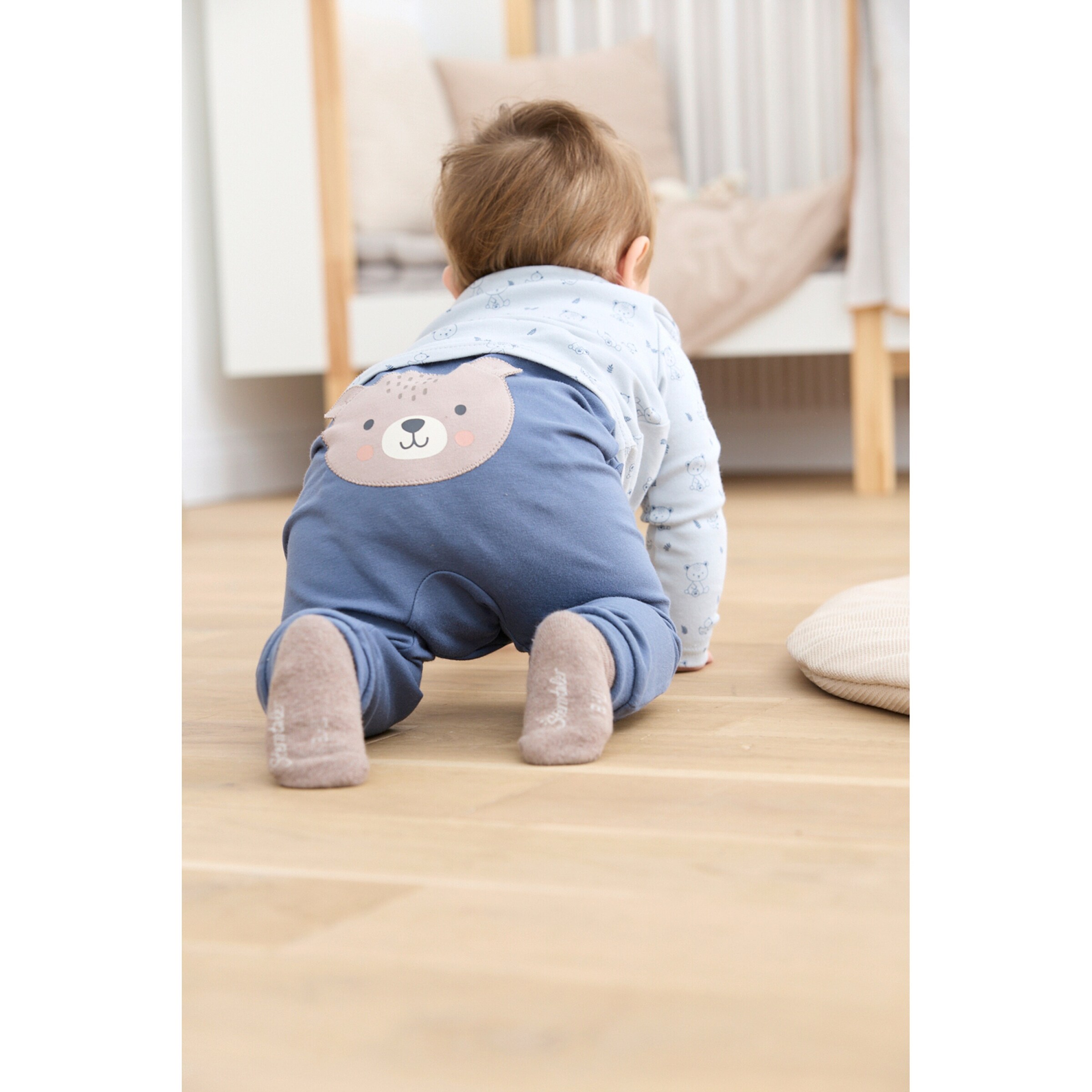 Bornino - Tiny Friends Jogginghose mit Po-Applikation Bär blau