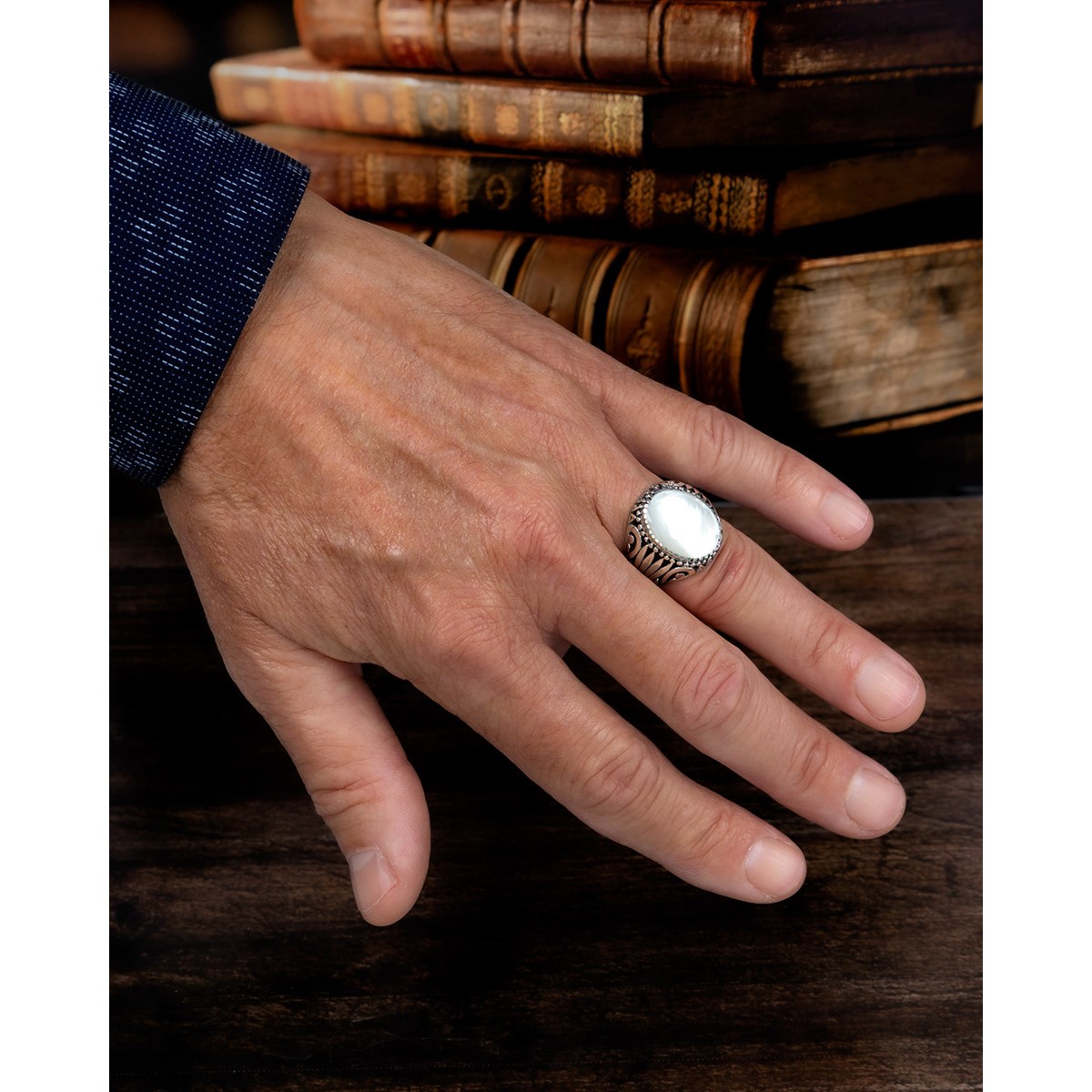 Bague Homme Stylisée en Argent Massif Vieilli avec Pierre Blanche | Aden