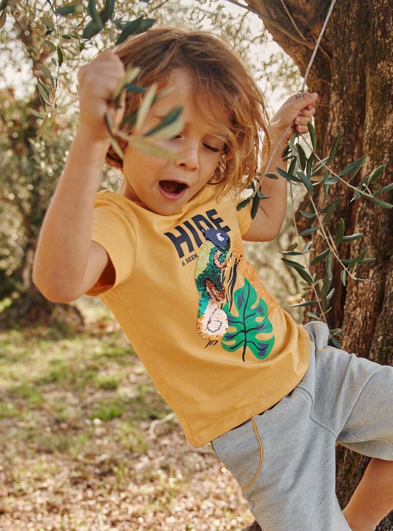 T-shirt jaune à manches courtes