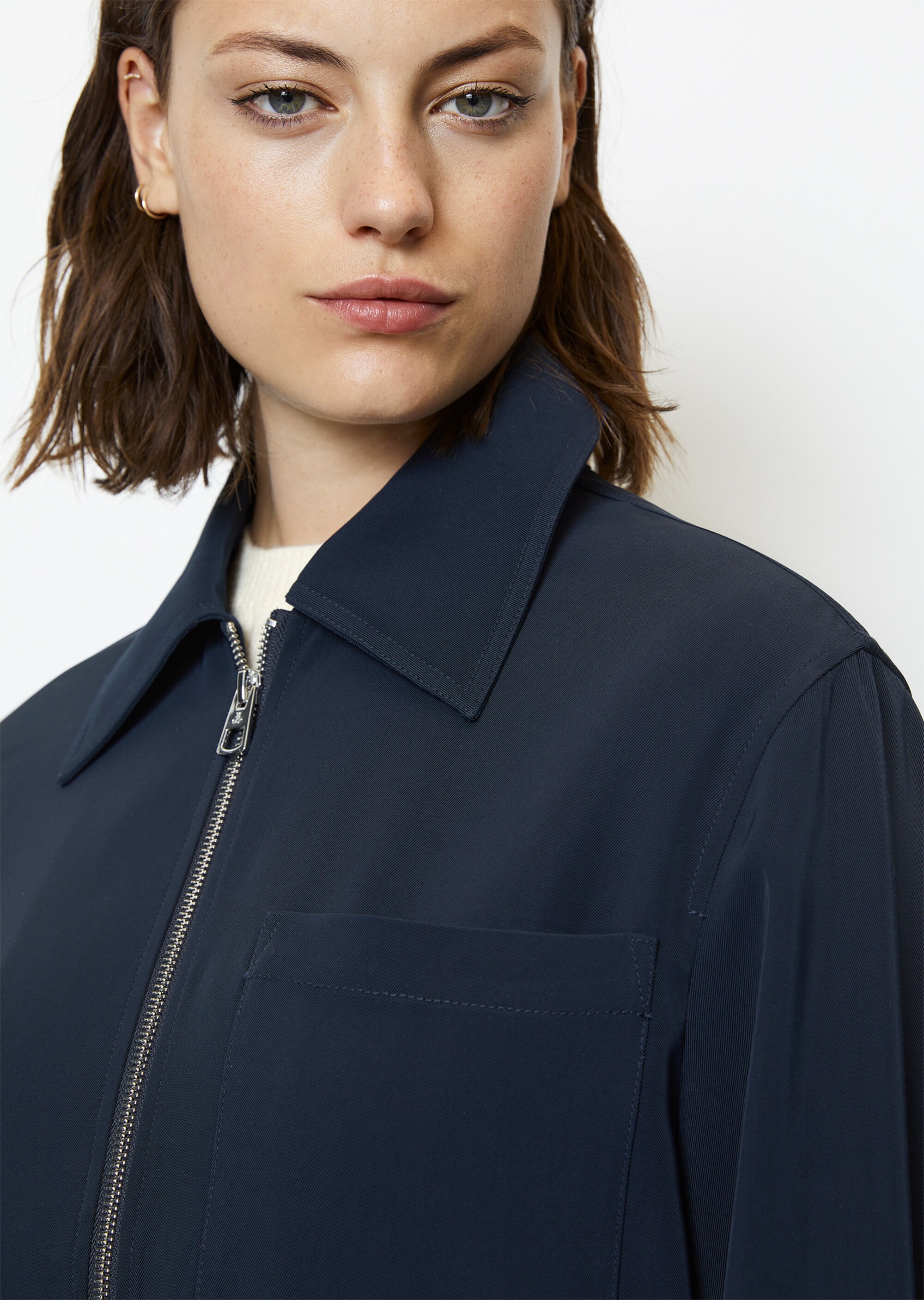 Zipper-Jacke relaxed croppedaus fließendem Viskose-Mix-Twill