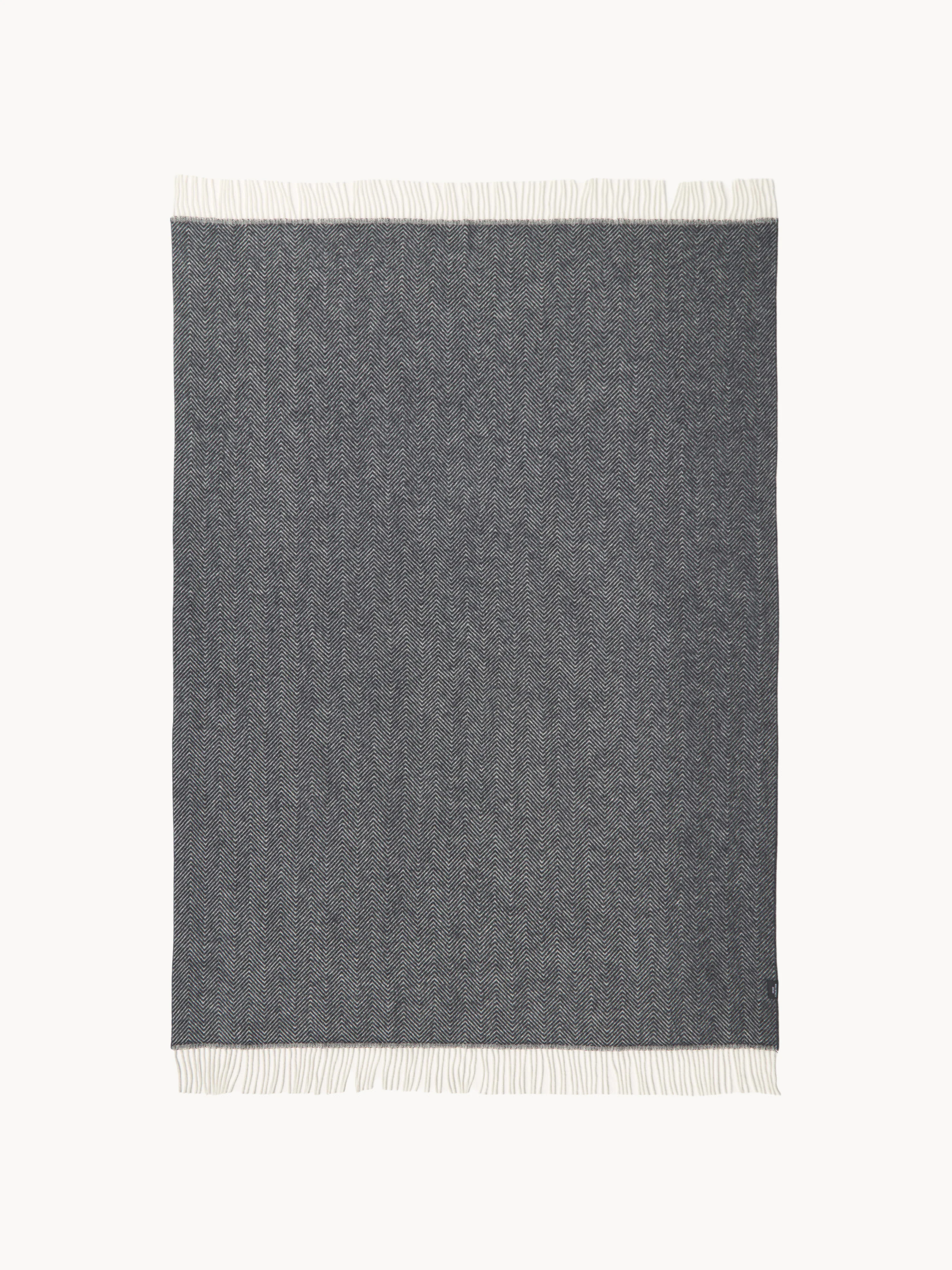 Wollen plaid Tyrol met visgraatpatroon en franjes