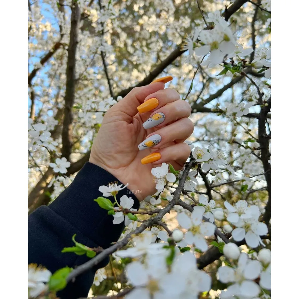 CND Vinylux Among The Marigolds 395 - 15 ml.