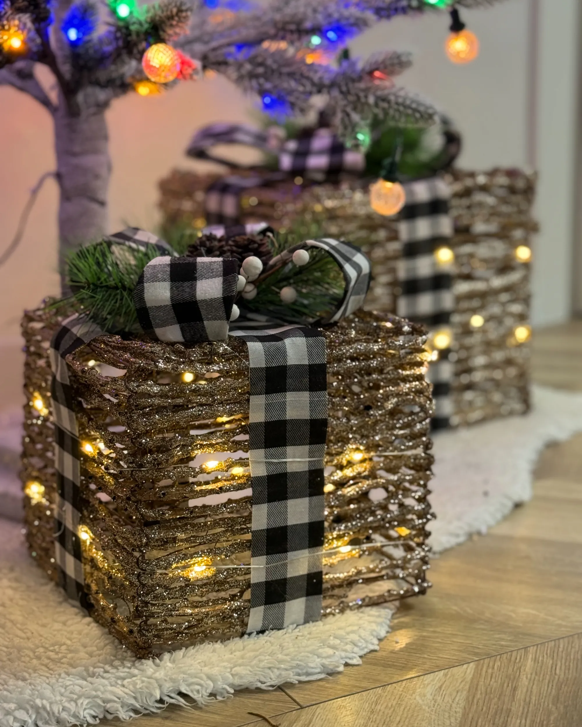 Set van 3 kerstdecoraties LED ARRESKOV Kerstcadeaus 20/25/30 cm Bruin