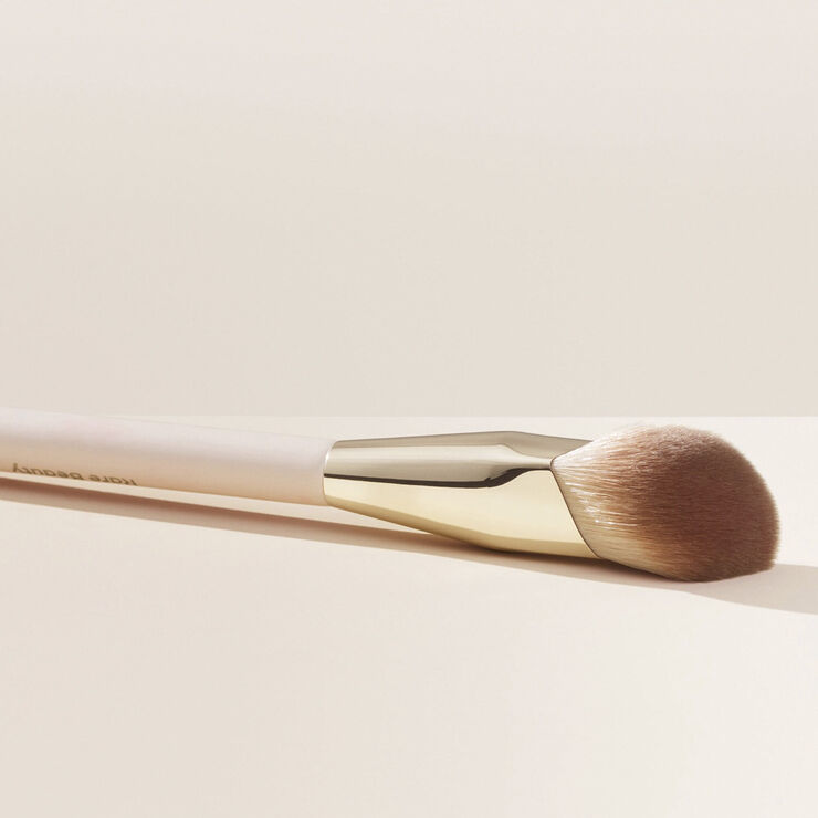 RARE BEAUTY Liquid Touch - Foundation Brush