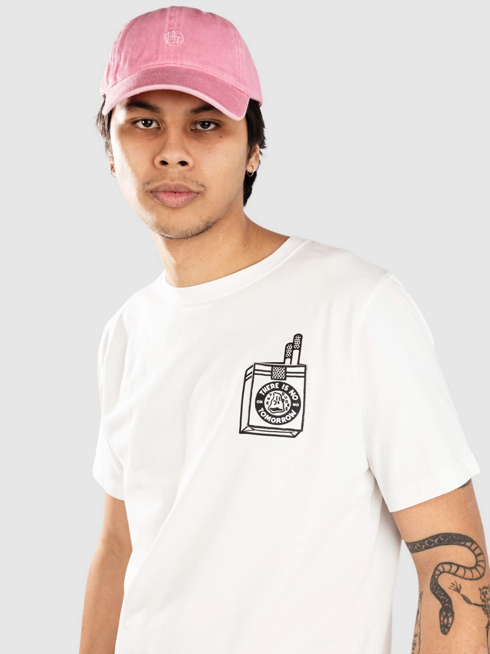 The Dudes Too Short Smokes Classic T-Shirt off white