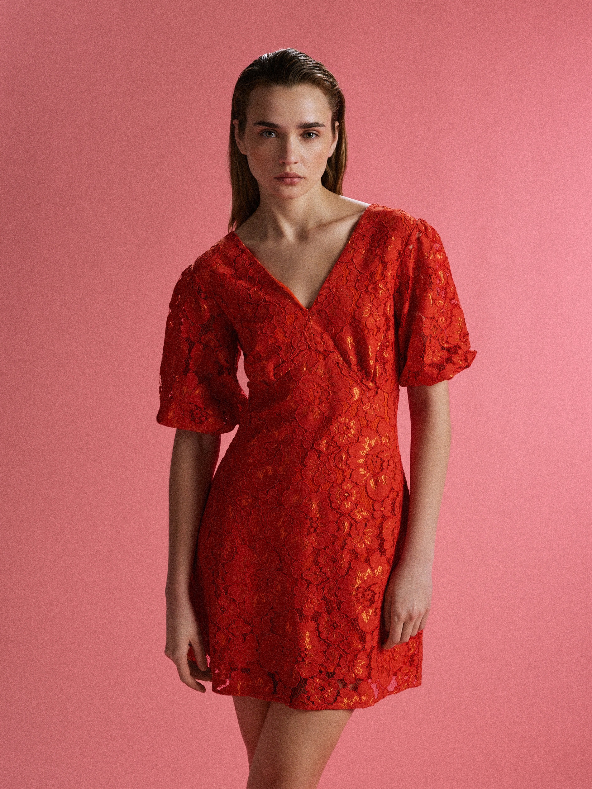 Spitzenkleid in Minilänge