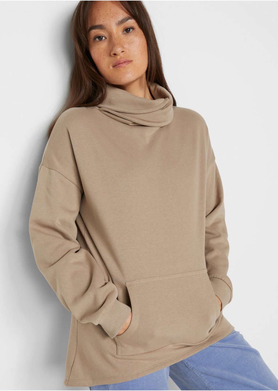 Sweat-shirt avec encolure raffinée