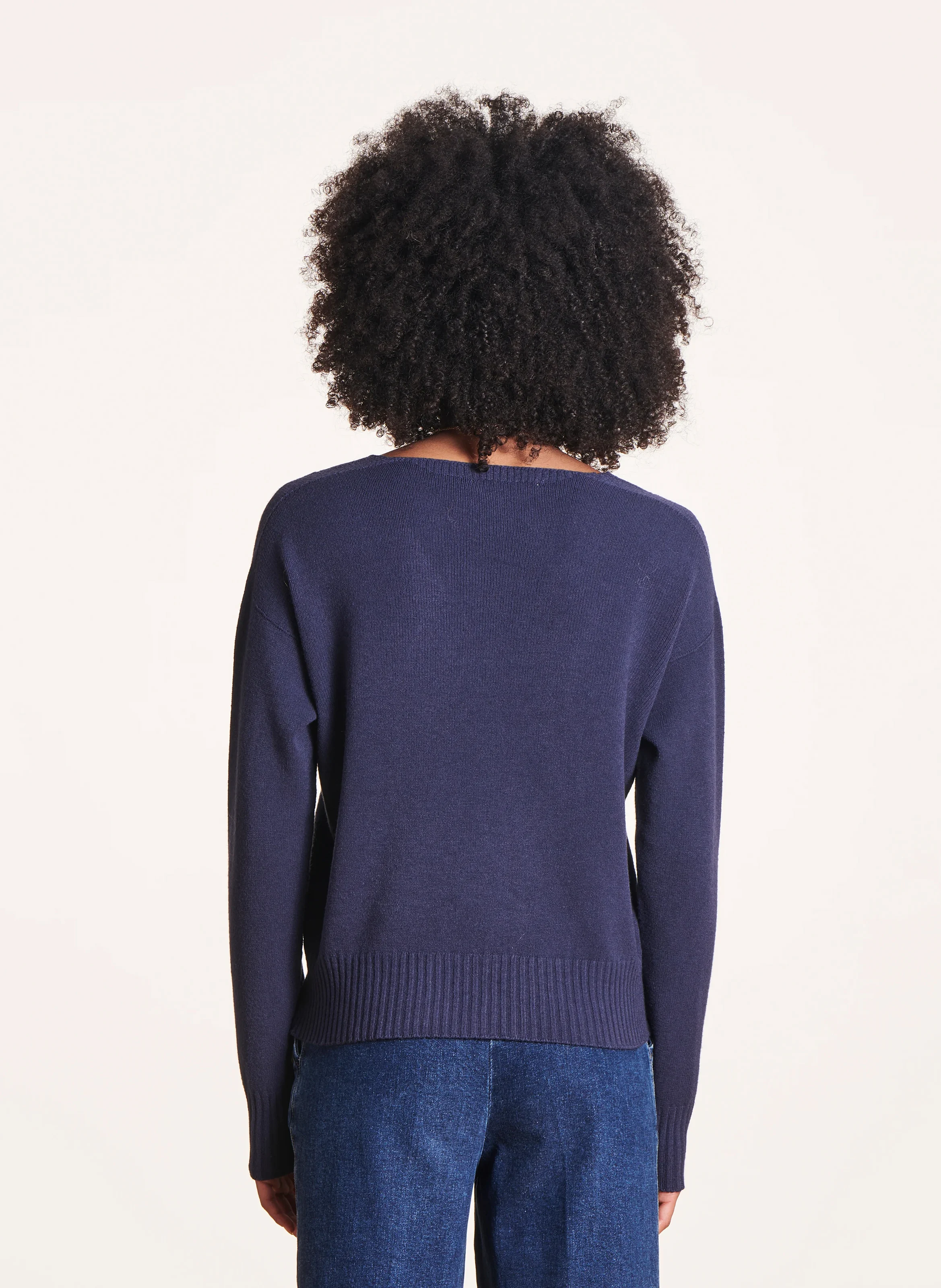 Pull ample col V en maille mélangée | Bleu