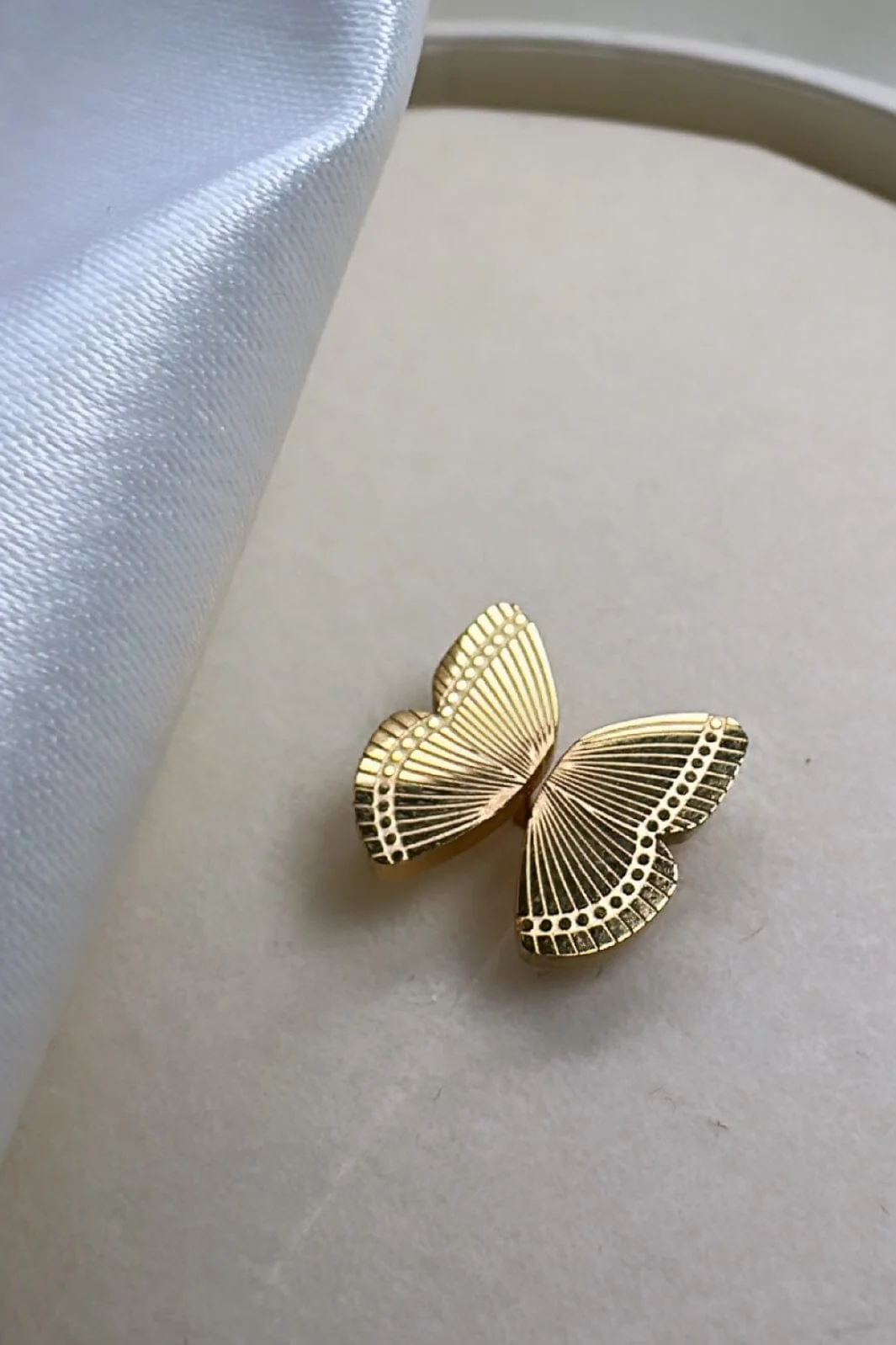 O element Butterfly Earstick