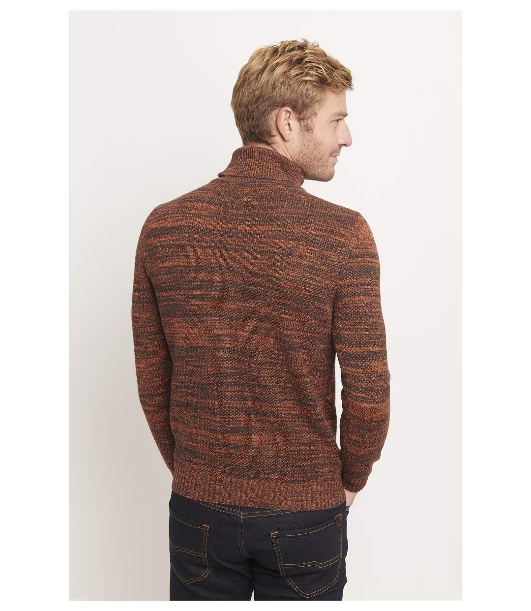 Pull roulé multicolore