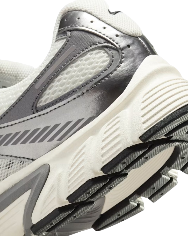 V5 RNR Sneaker