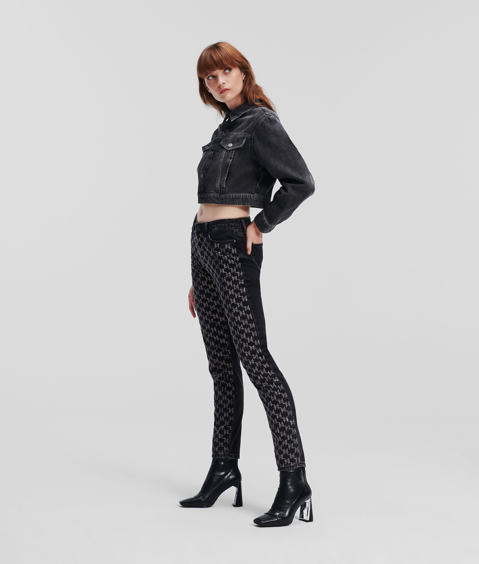 VESTE EN JEAN AVEC LOGO EN STRASS KARL