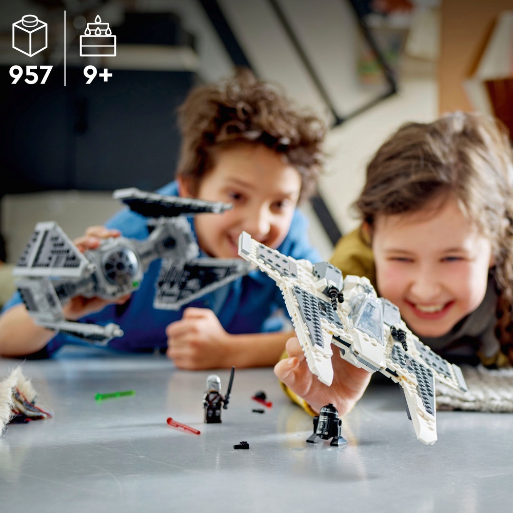 LEGO Star Wars 75348 Mandalorian Fang Fighter vs. TIE Interceptor Set