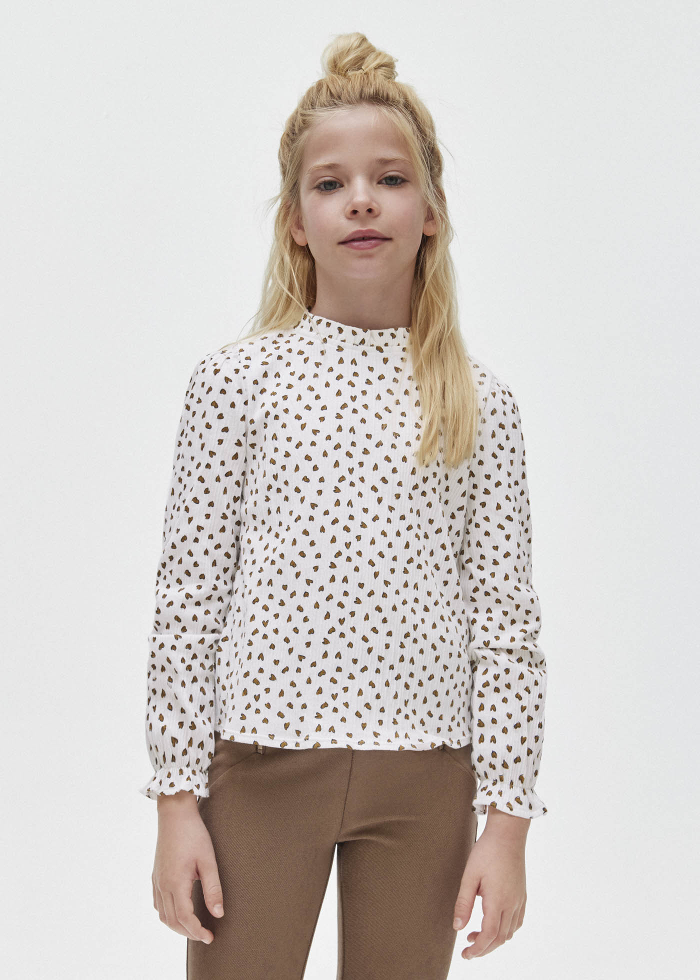 Camiseta de bolinhas, estilo chambray, infantil.