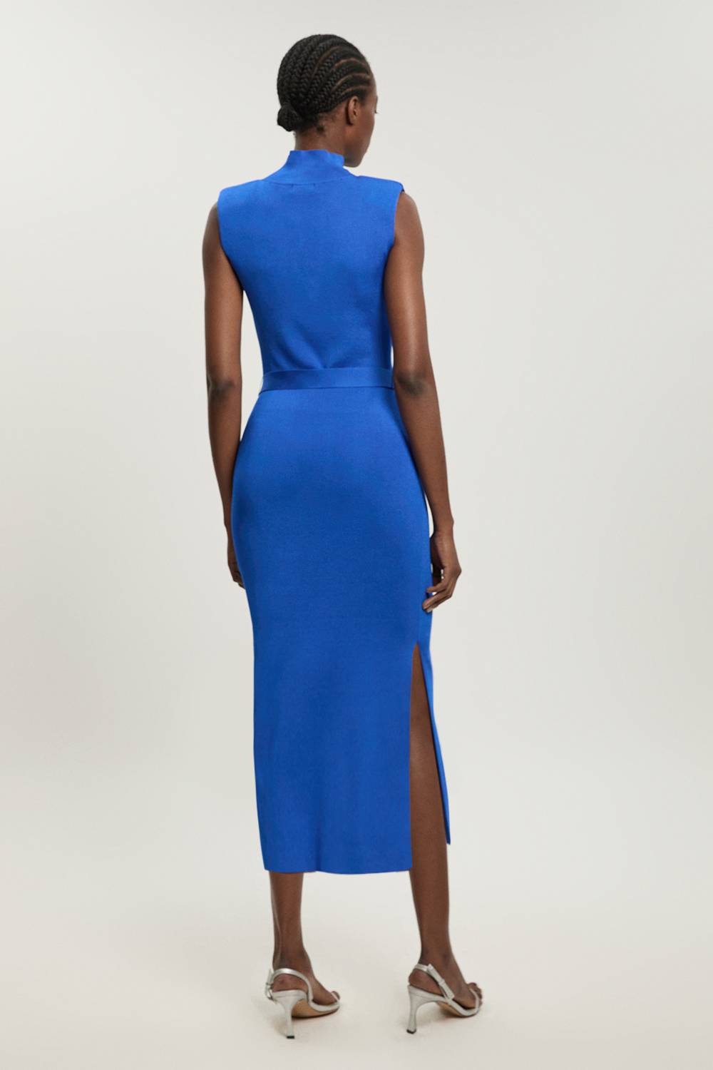 KarenMillen Robe Fourreau Sans Manches En Maille Fluide À Épaulettes Et Col Cheminée
