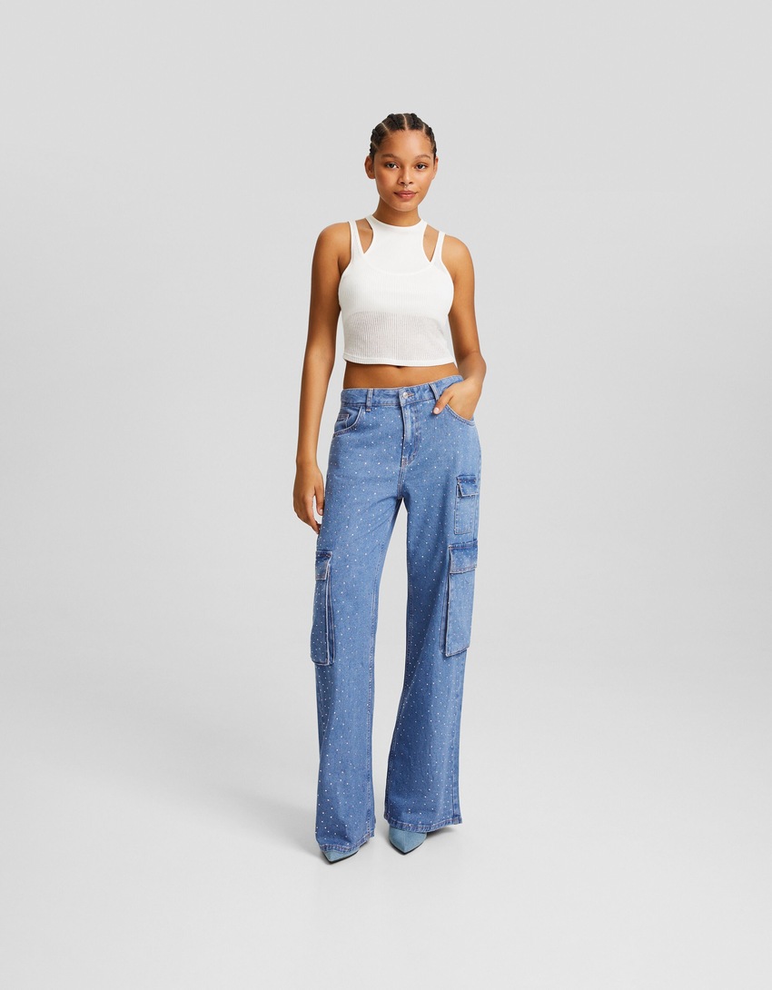calça cargo com strass