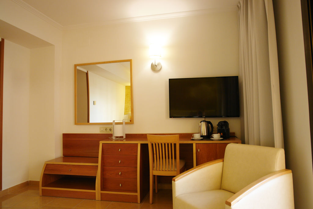 Invisa La Cala Logies en ontbijt - Hotel