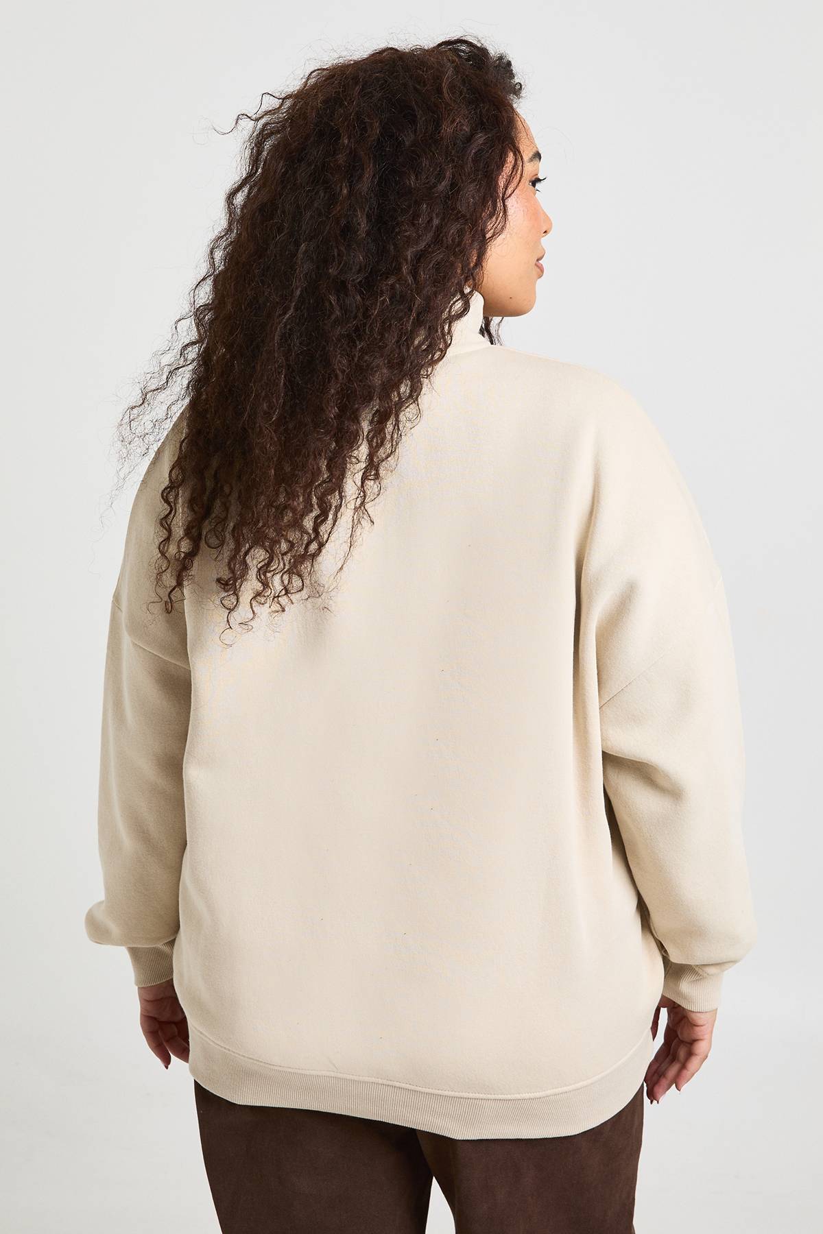 boohoo Sweat à Demi-Zip Oversize Grande Taille